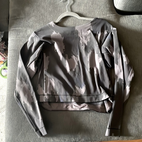 LuluLemon x Robert Geller Long Sleeve Printed Top - Picture 1 of 4